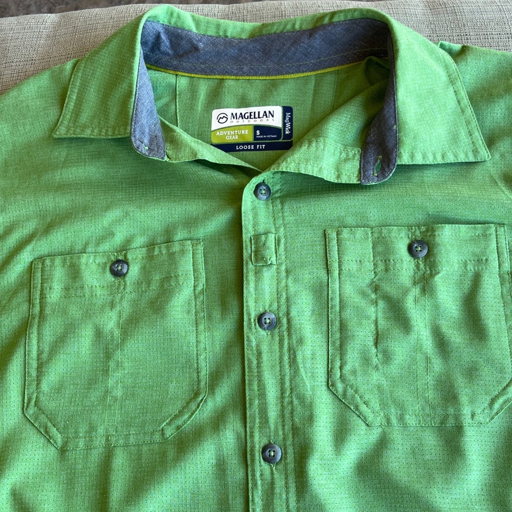 Magellan Outdoors Adventure Gear MagWick Green Button Down Fishing Shirt Mens Sm